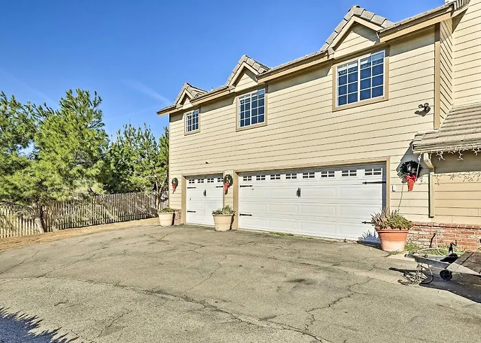 Garden, Gazebo & Fire Pit: Fallbrook Home!