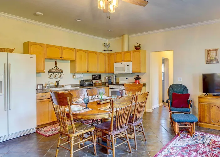 Fallbrook Vacation Rental: 3 Mi To Wineries!
